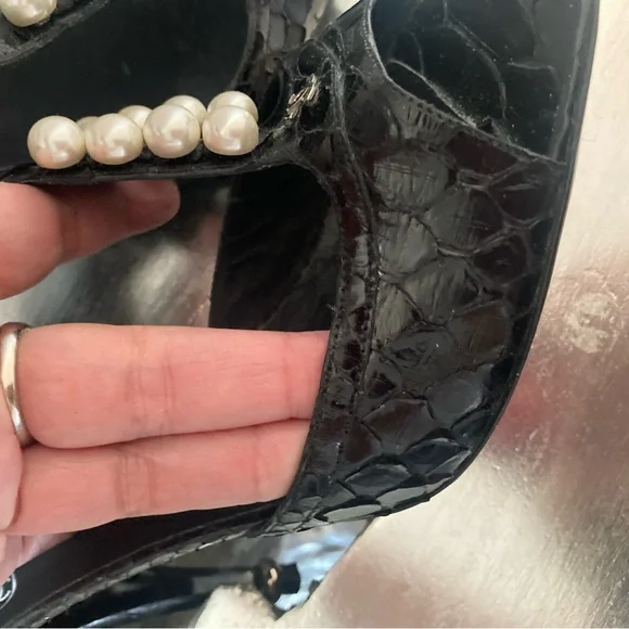 CHANEL python black Heels with Pearl Detail exotic vintage 39.5 - Picture 3 of 8